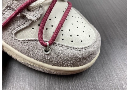 DJ0950-114 Lot Low 35 Dunk Nike O-W 0210